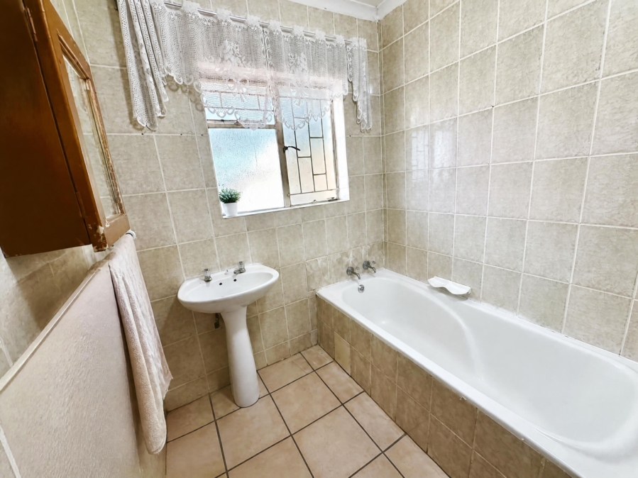 2 Bedroom Property for Sale in Potchefstroom North West